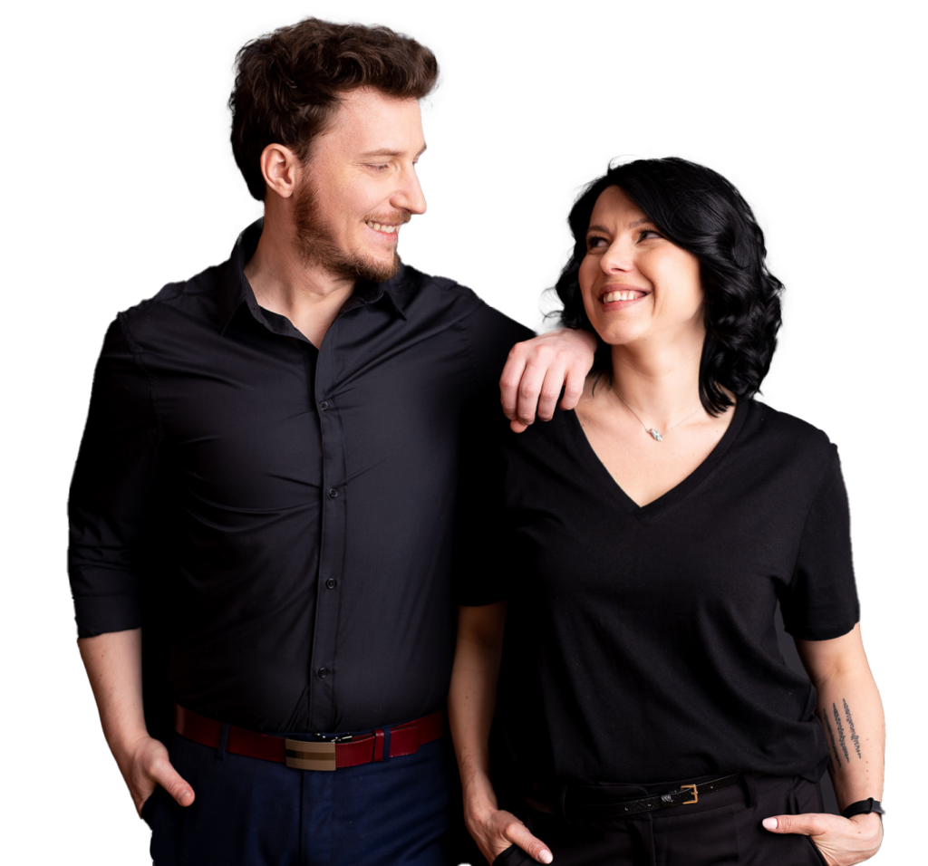 Anna Ziętara i Dariusz Mierzejewski – duet kreatywny Rise Up Team specjalizujący się w montażu, stronach internetowych, asystentach AI, marketingu i strategii online